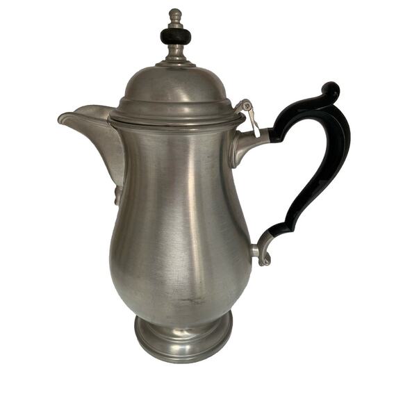 Vintage Oneida Heirloom Pewter Teapot Black Bakelite Handle - Picture 1 of 8